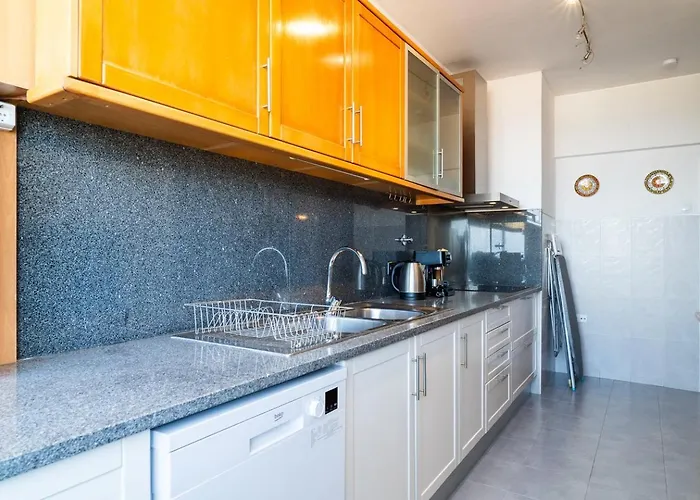 Apartament Guestready - Wake Up To The Heartbeat Of Madeira Funchal (Madeira)